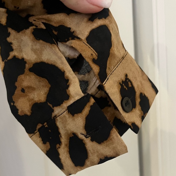 Animal Print button down Dress - Picture 3 of 5